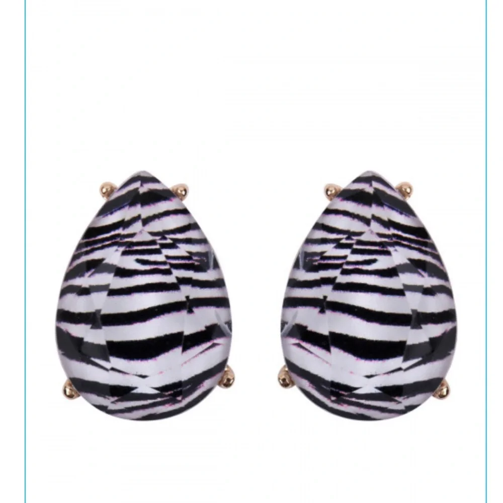 NWT Pretty Faceted Zebra Print Teardrop Shaped Pierced Post Stud Earrings!
